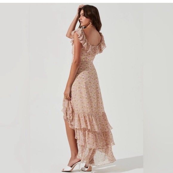 MAGNOLIA FLORAL RUFFLE HI-LO MAXI DRESS - L Astr The Label - Picture 3 of 5